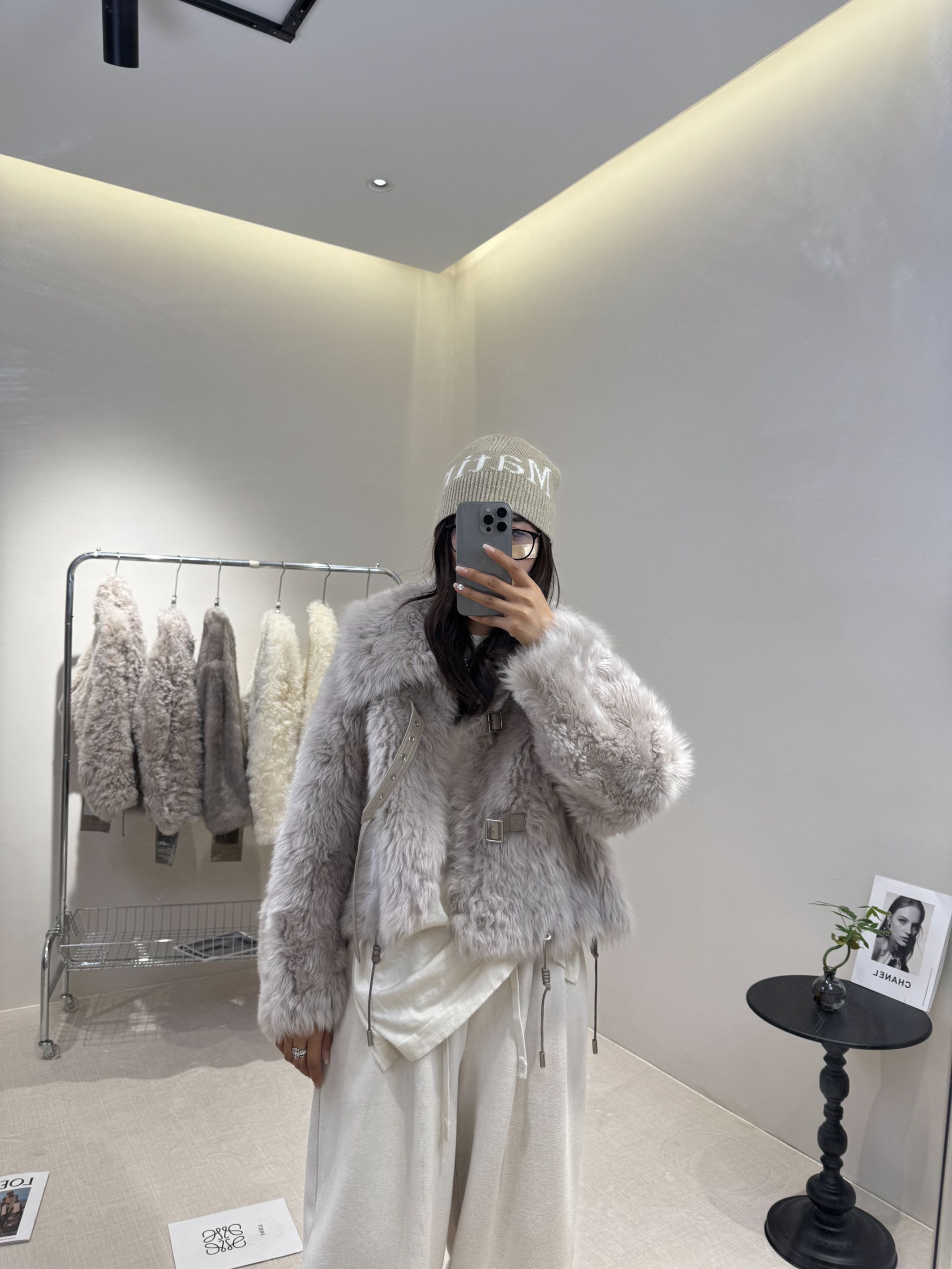 “Sheroye”2025冬季西班牙托斯卡纳皮毛一体大翻领百搭外套266071