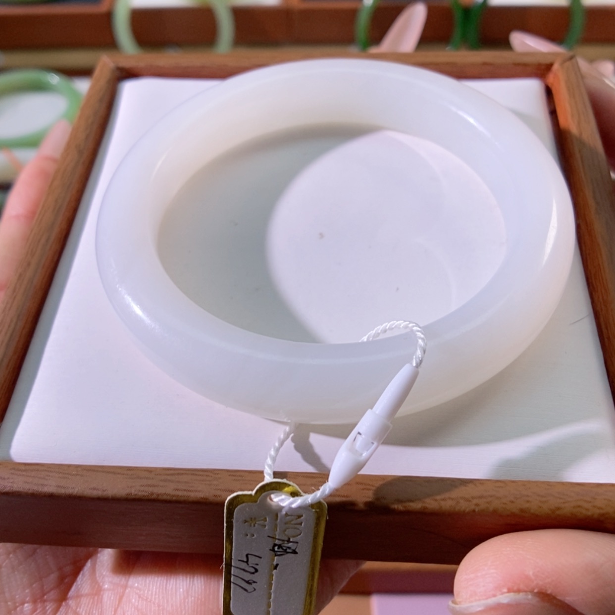 【闪购商品】未镶嵌手镯和田玉桃**檬