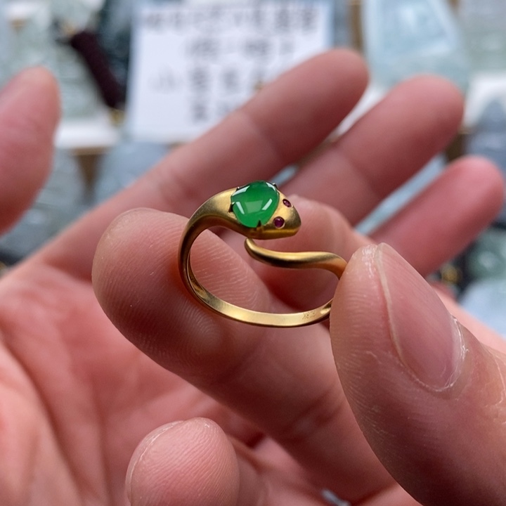 翡翠颈饰18K金镶嵌翡翠