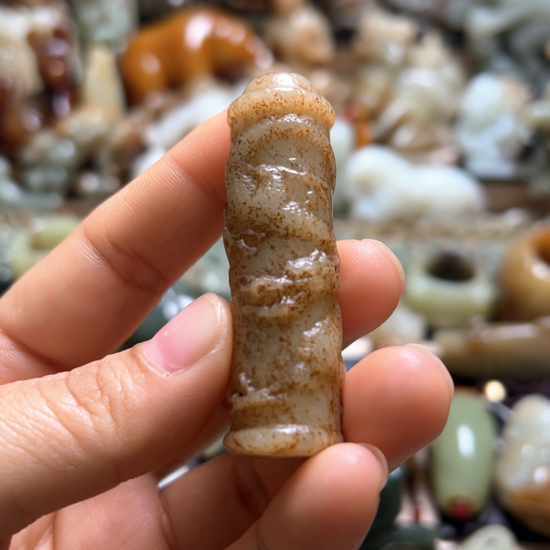 和田玉（糖玉）颈饰未镶嵌