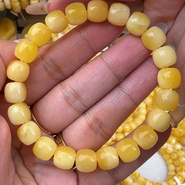 蜜蜡金白老型手串