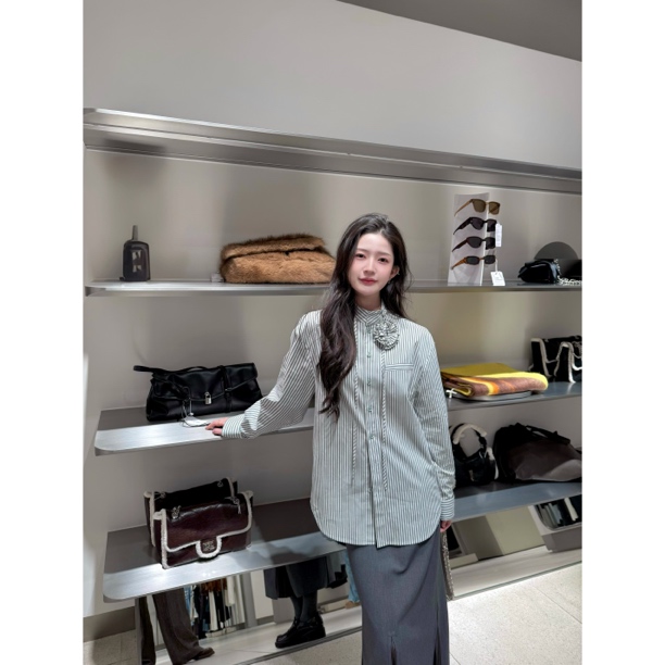 GIRDEAR/哥弟「馥郁玫瑰」新款洋气显瘦百搭长袖附装饰花 130050