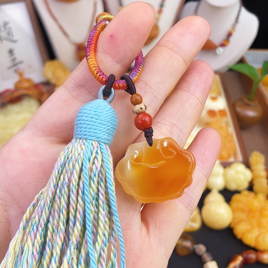琥珀未镶嵌珠宝奇石