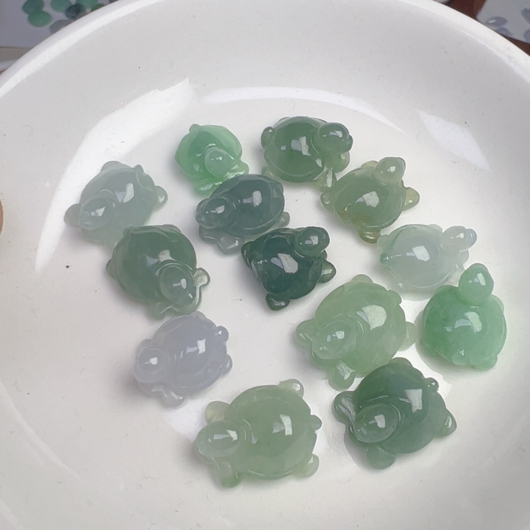翡翠散珠立体乌龟