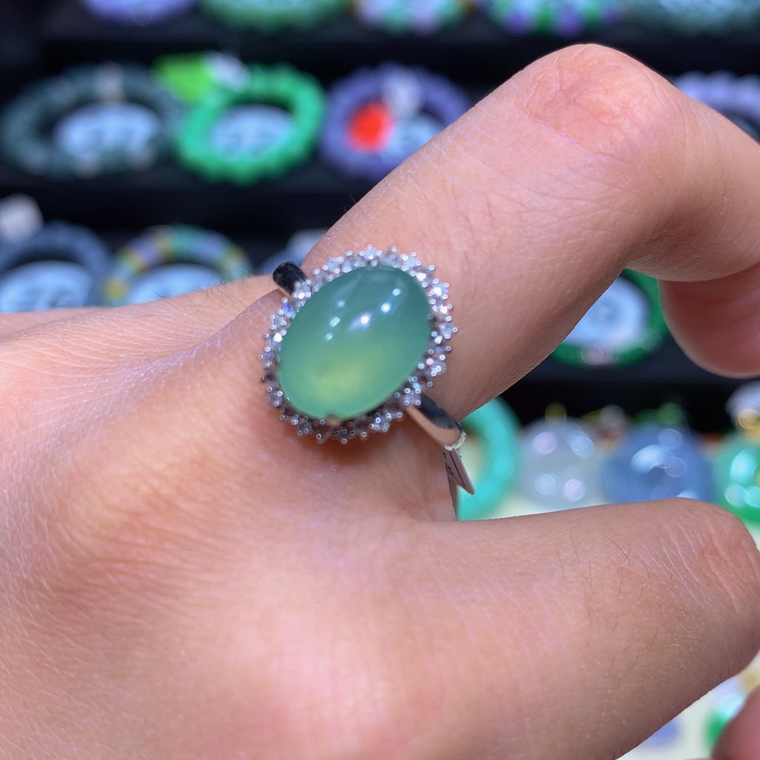 翡翠18K金镶嵌颈饰翡翠