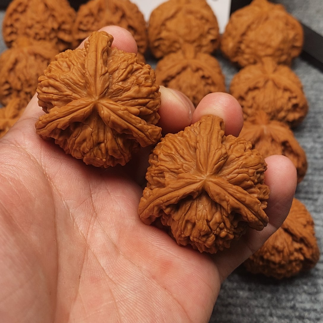 文玩核桃吊坠雨****阳精工修复三棱40白奔