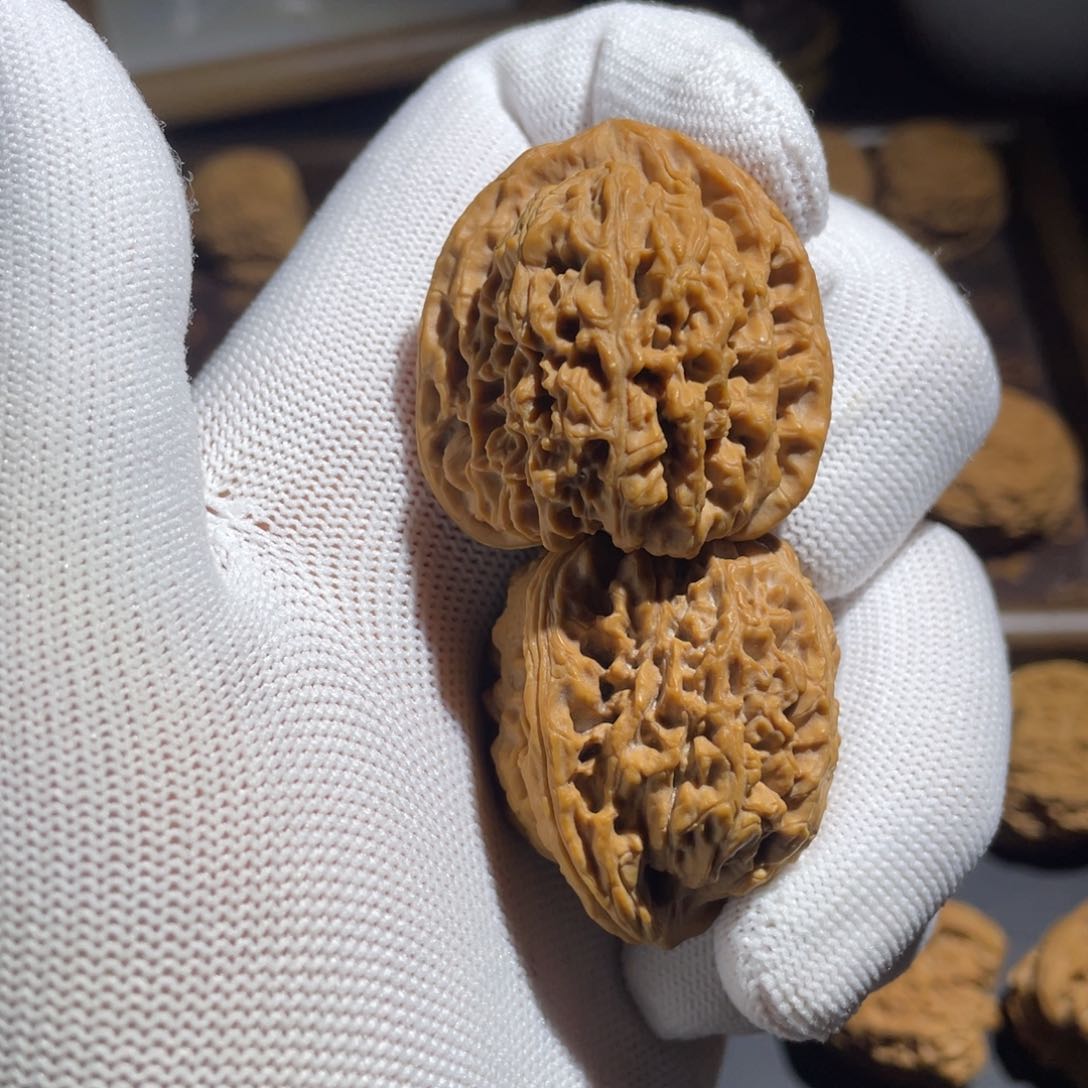 文玩核桃吊坠z****甜核桃