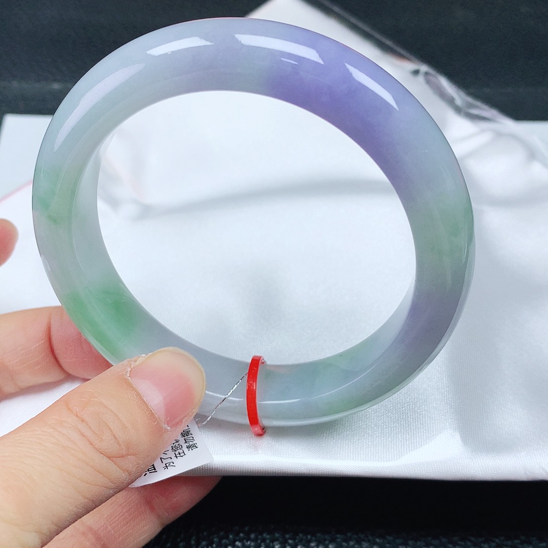 翡翠手镯未镶嵌58圈