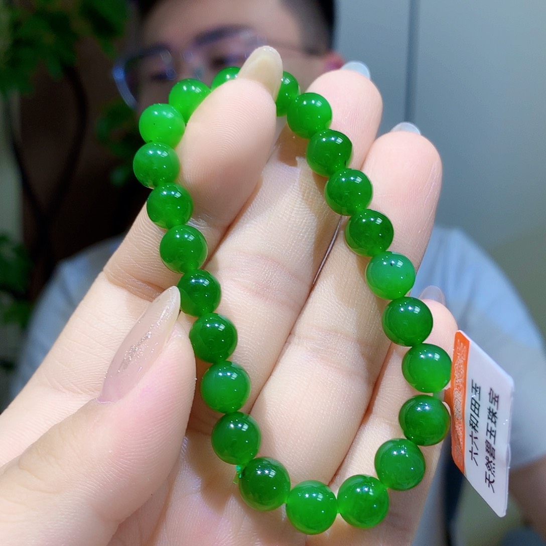 手链未镶嵌和田玉（碧玉）卡8有黑点