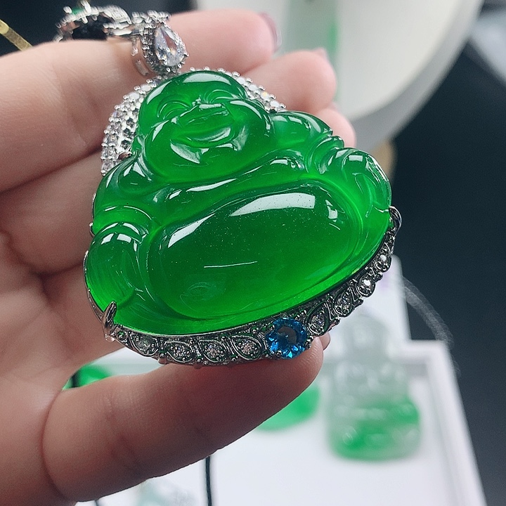 翡翠未镶嵌吊坠(赠链)