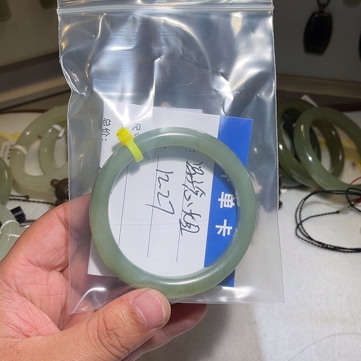 和田玉（糖玉）未镶嵌手镯