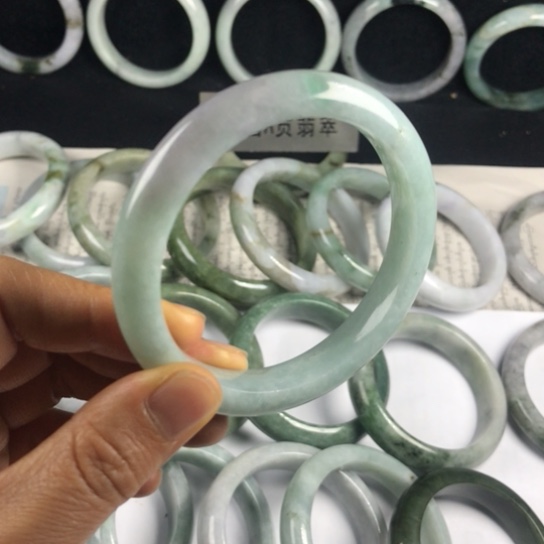 翡翠手镯未镶嵌天然缅甸翡翠手镯57圈口