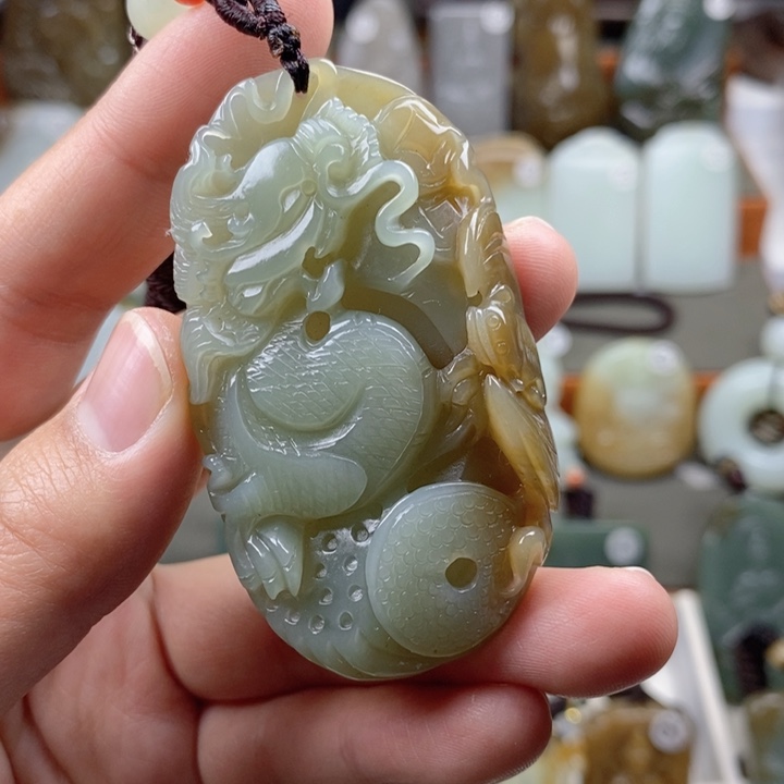 和田玉（糖玉）未镶嵌颈饰