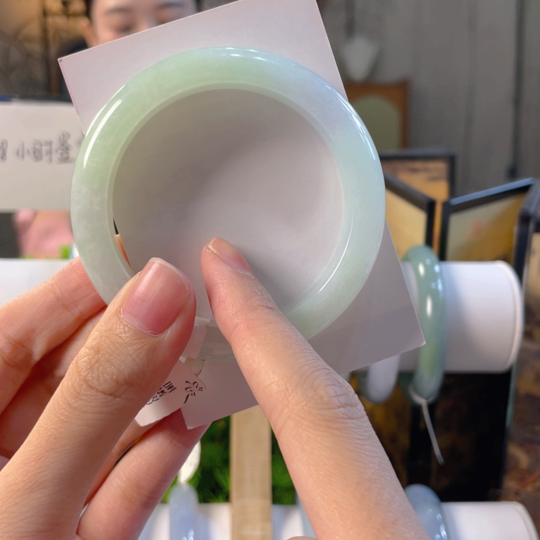 翡翠未镶嵌手镯缅甸翡翠