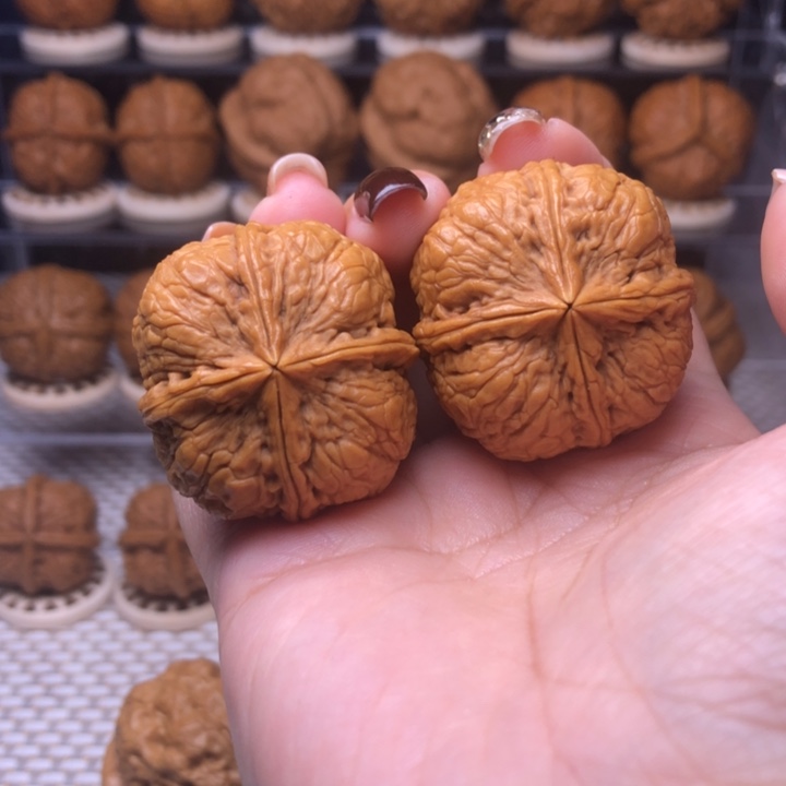 文玩核桃把件16号木纹四楞37尺