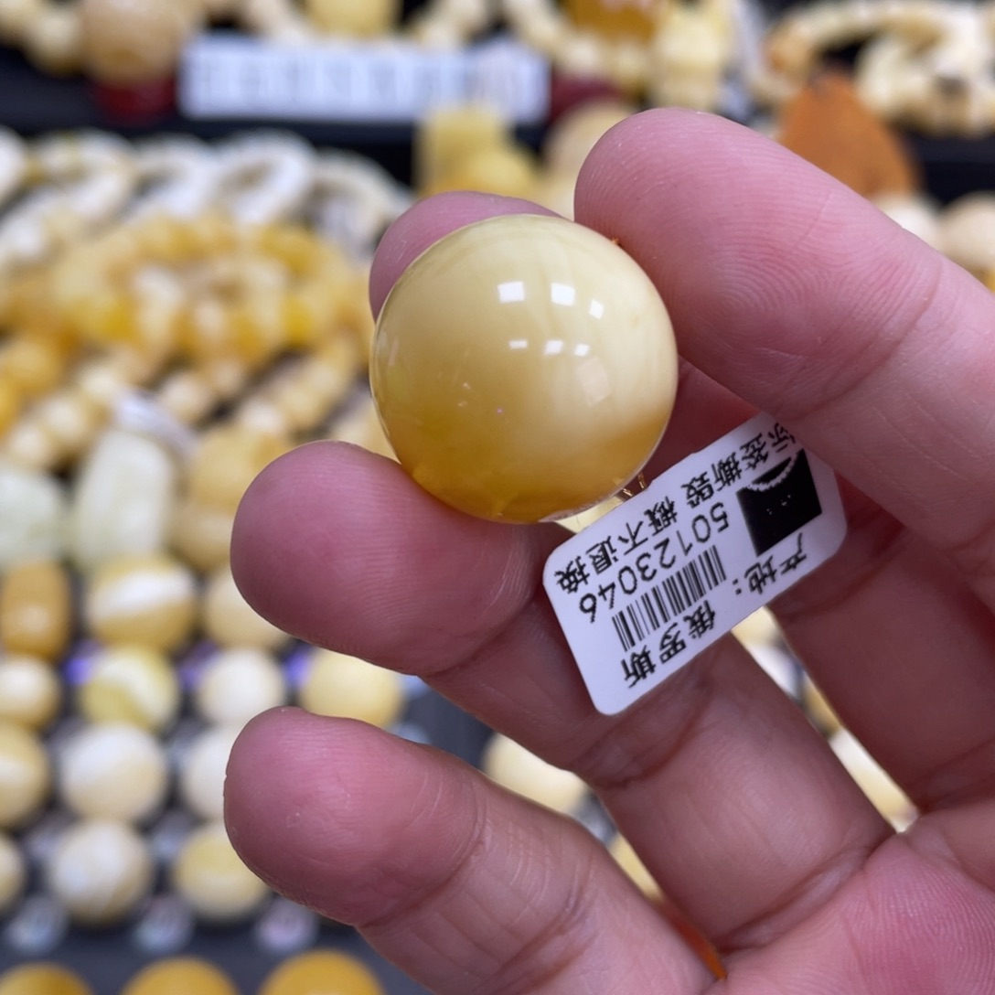 琥珀珠宝奇石未镶嵌19.7mm瑕疵