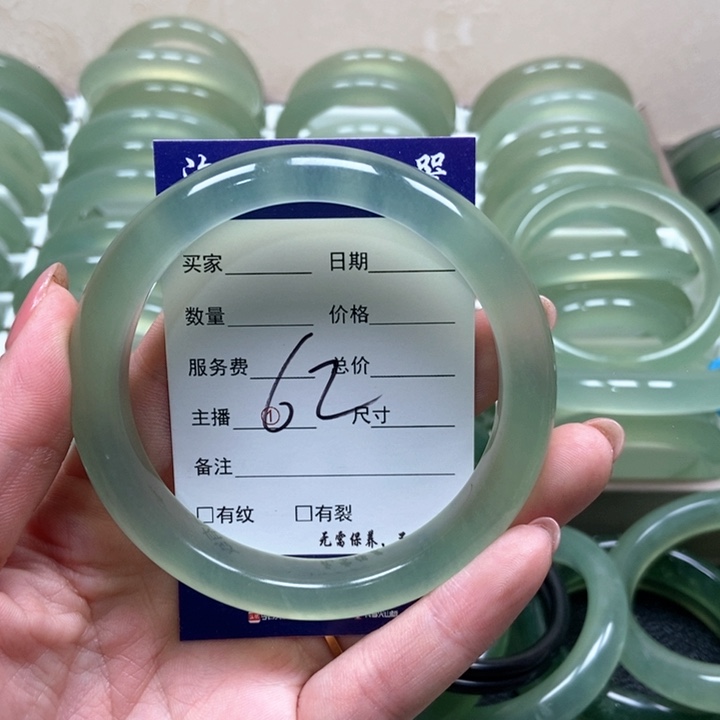 蛇纹石玉未镶嵌手镯玫***了