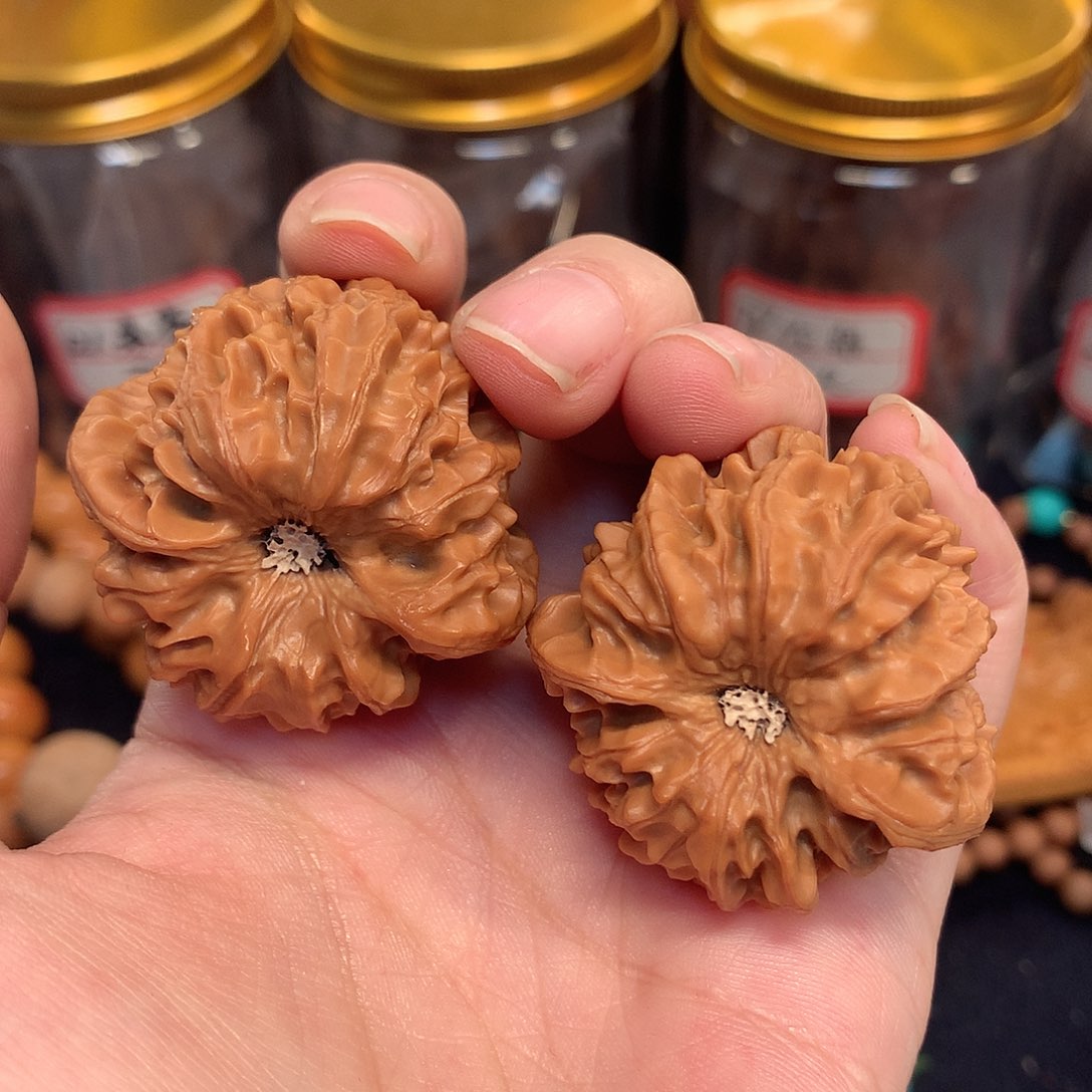 S***N文玩核桃吊坠龙门涧