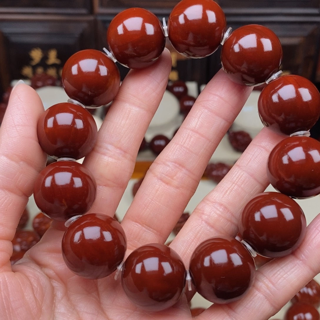 橄榄核吊坠L****y光珠，