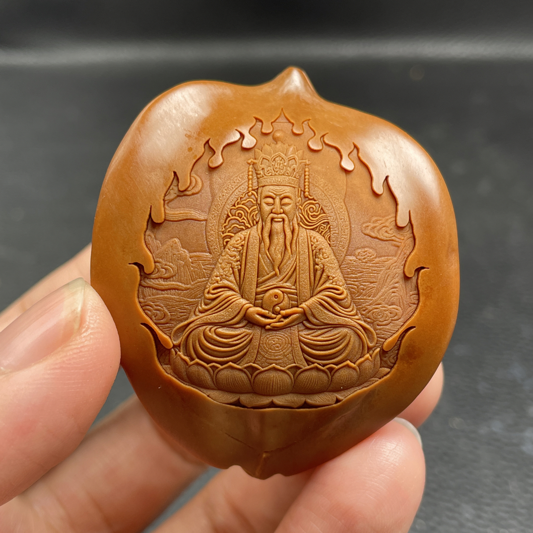 新款进口大橄榄核4.5三清手把件
