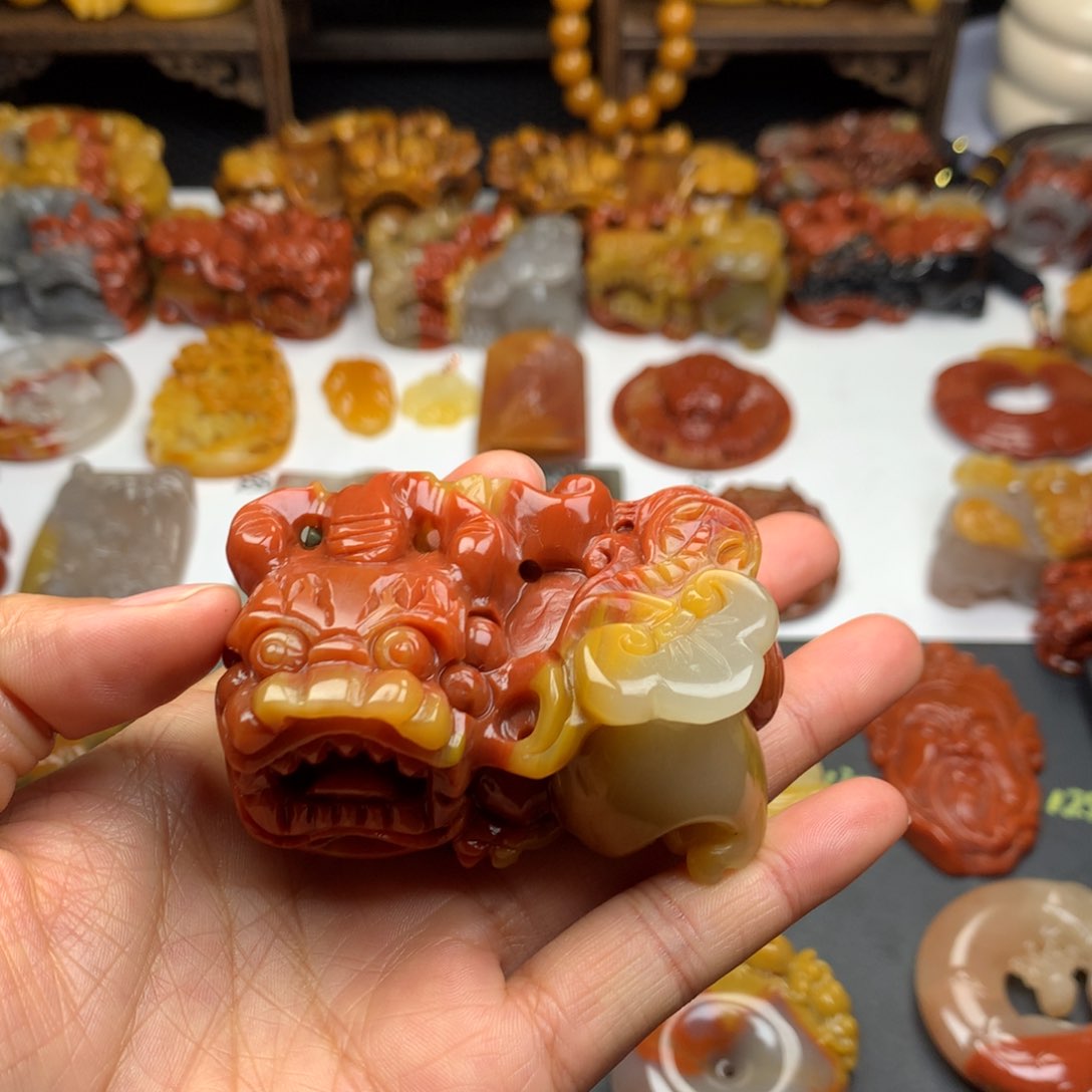 石英质玉（黄龙玉）挂件未镶嵌