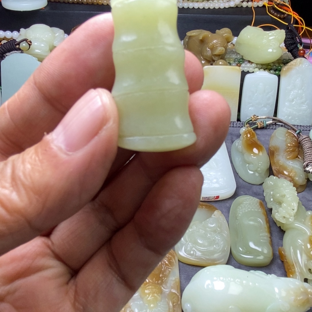 和田玉未镶嵌吊坠(不含链)