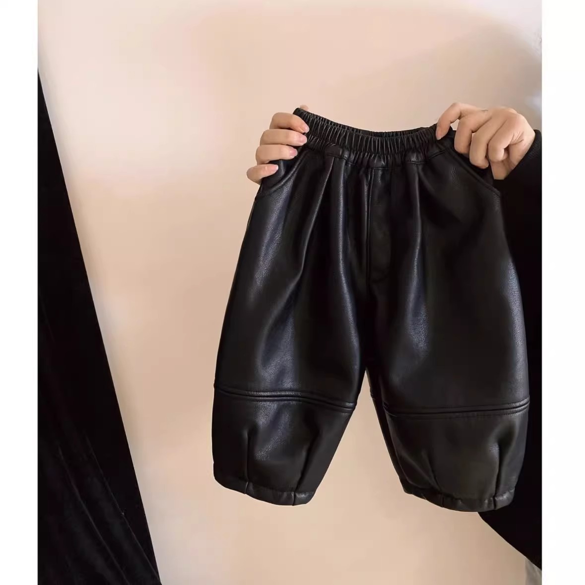 2025新款儿童冬季舒适帅气皮裤冬季加一体绒女童加绒裤子