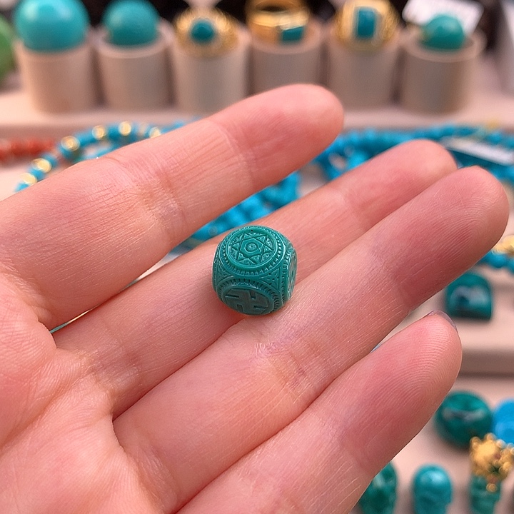 绿松石配饰未镶嵌