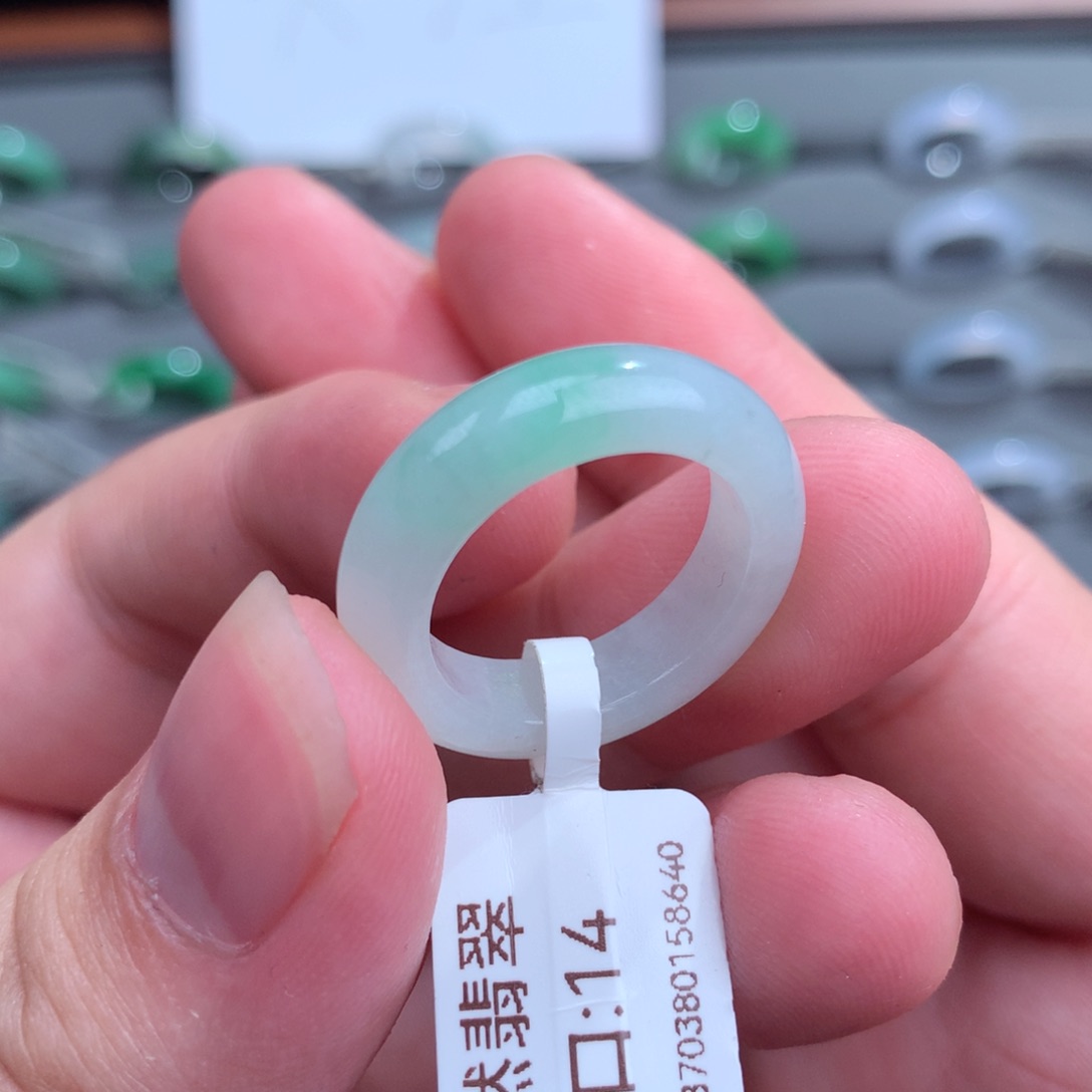 翡翠戒指未镶嵌天然