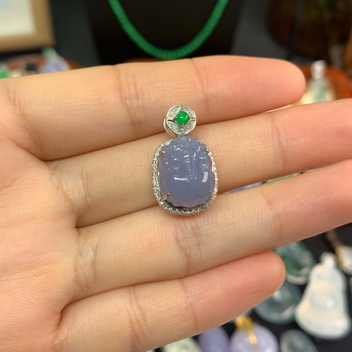 翡翠18K金镶嵌颈饰翡翠