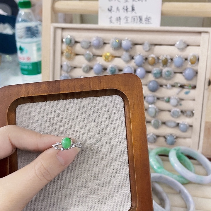 翡翠未镶嵌颈饰天然翡翠Ａ货