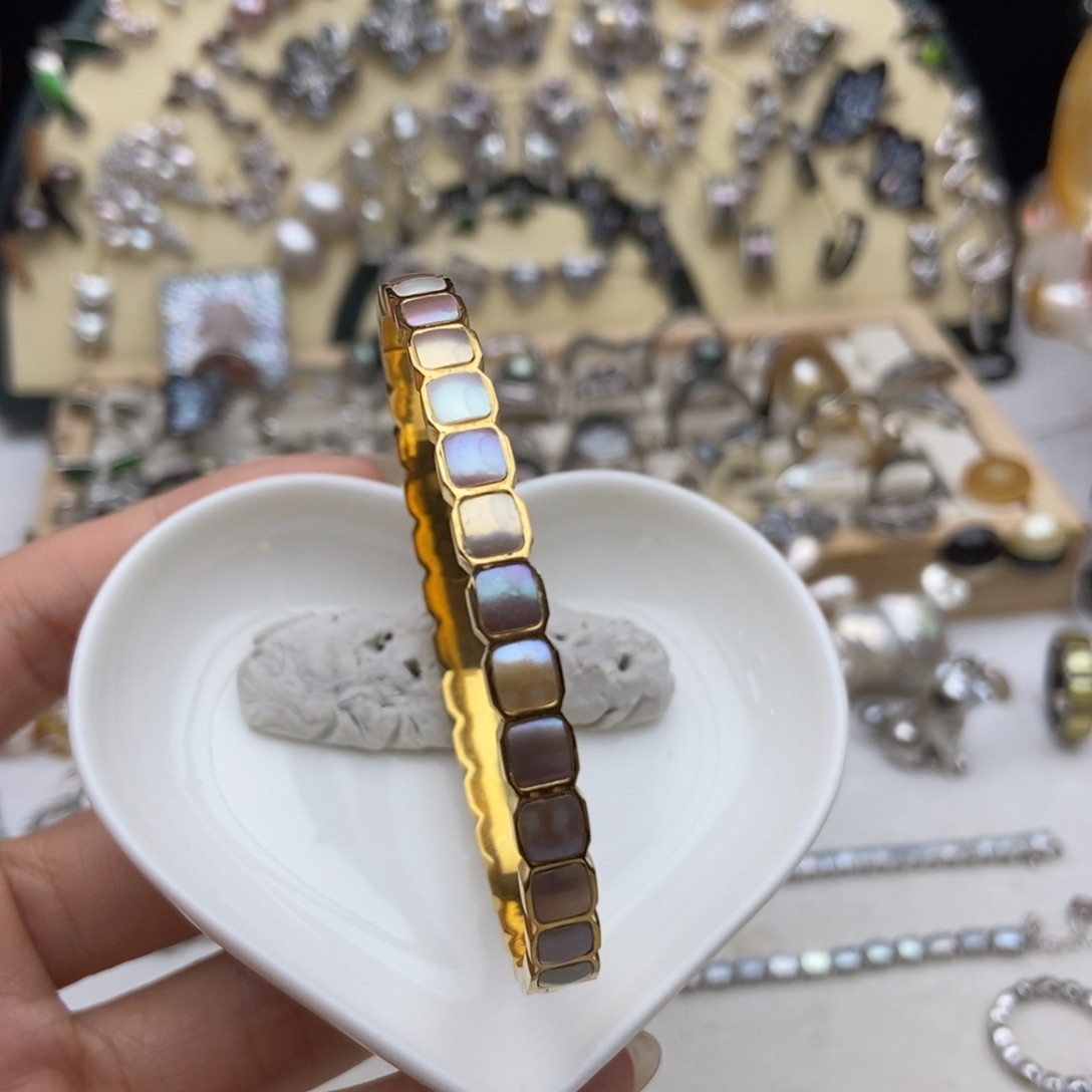 画框钛钢淡水珍珠炫彩淡水珍珠贵妃手镯