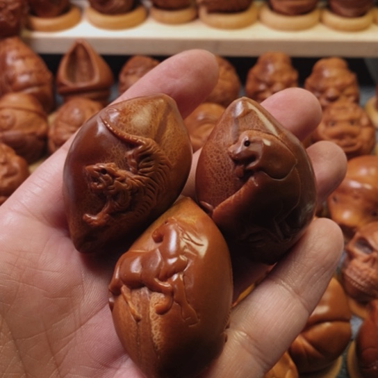 橄榄核手串/手链猪**哥虎马狗守护个两个