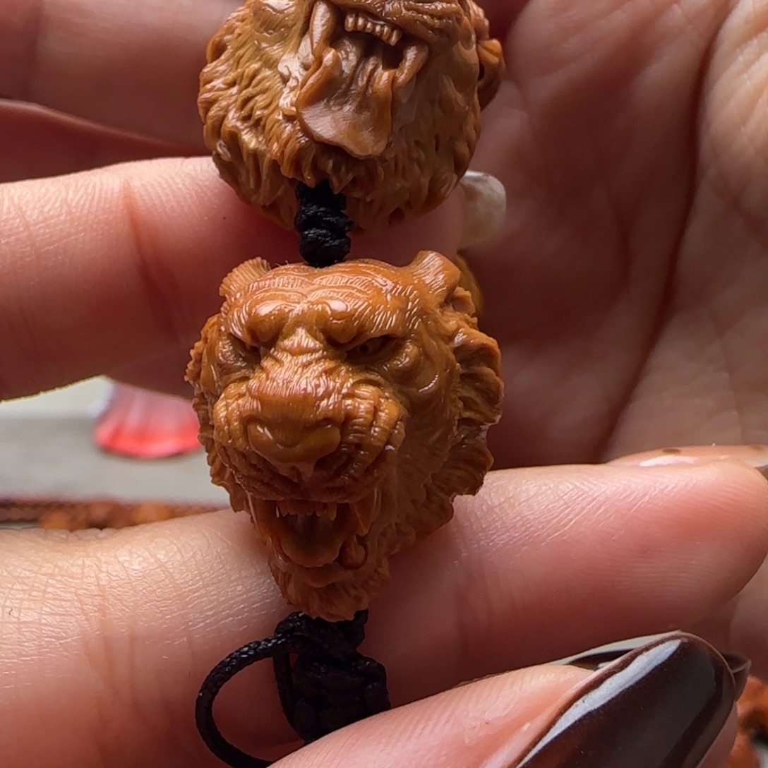 S***W手串/手链橄榄核虎头