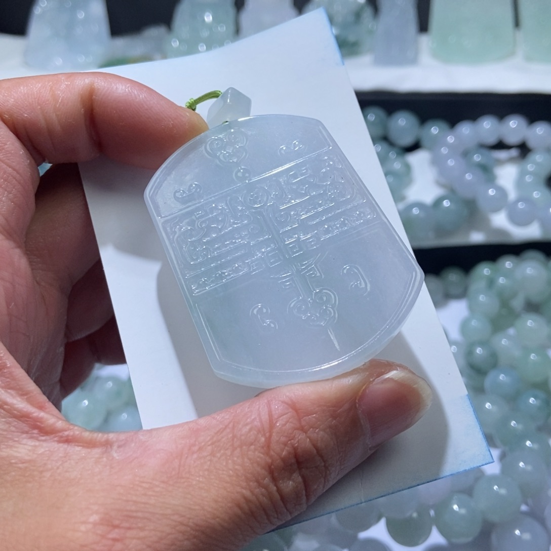 定制翡翠未镶嵌仿古牌