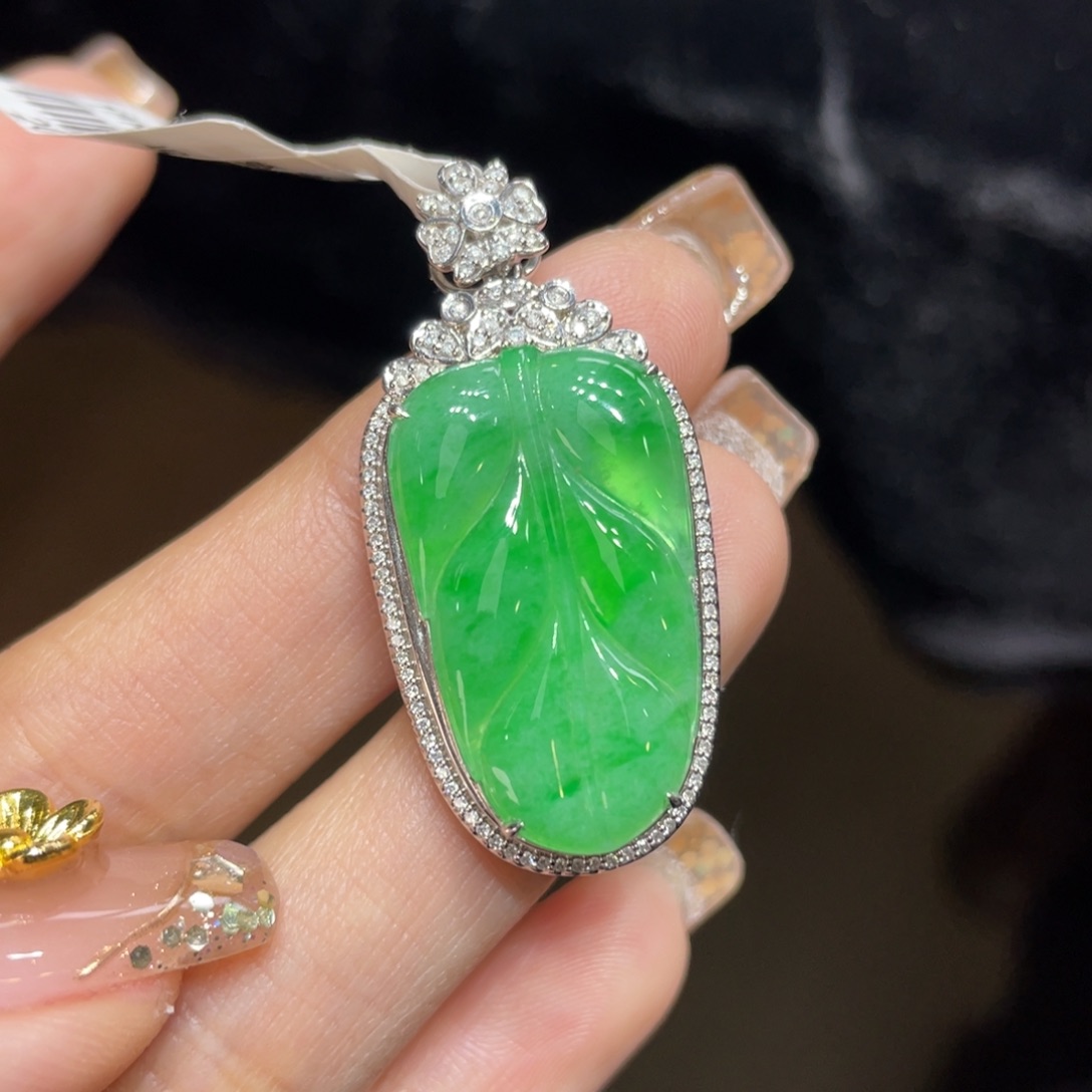 翡翠颈饰18K金镶嵌天然缅甸翡翠