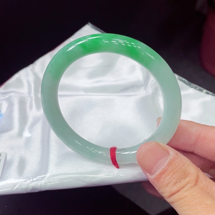 未镶嵌手镯翡翠翡翠