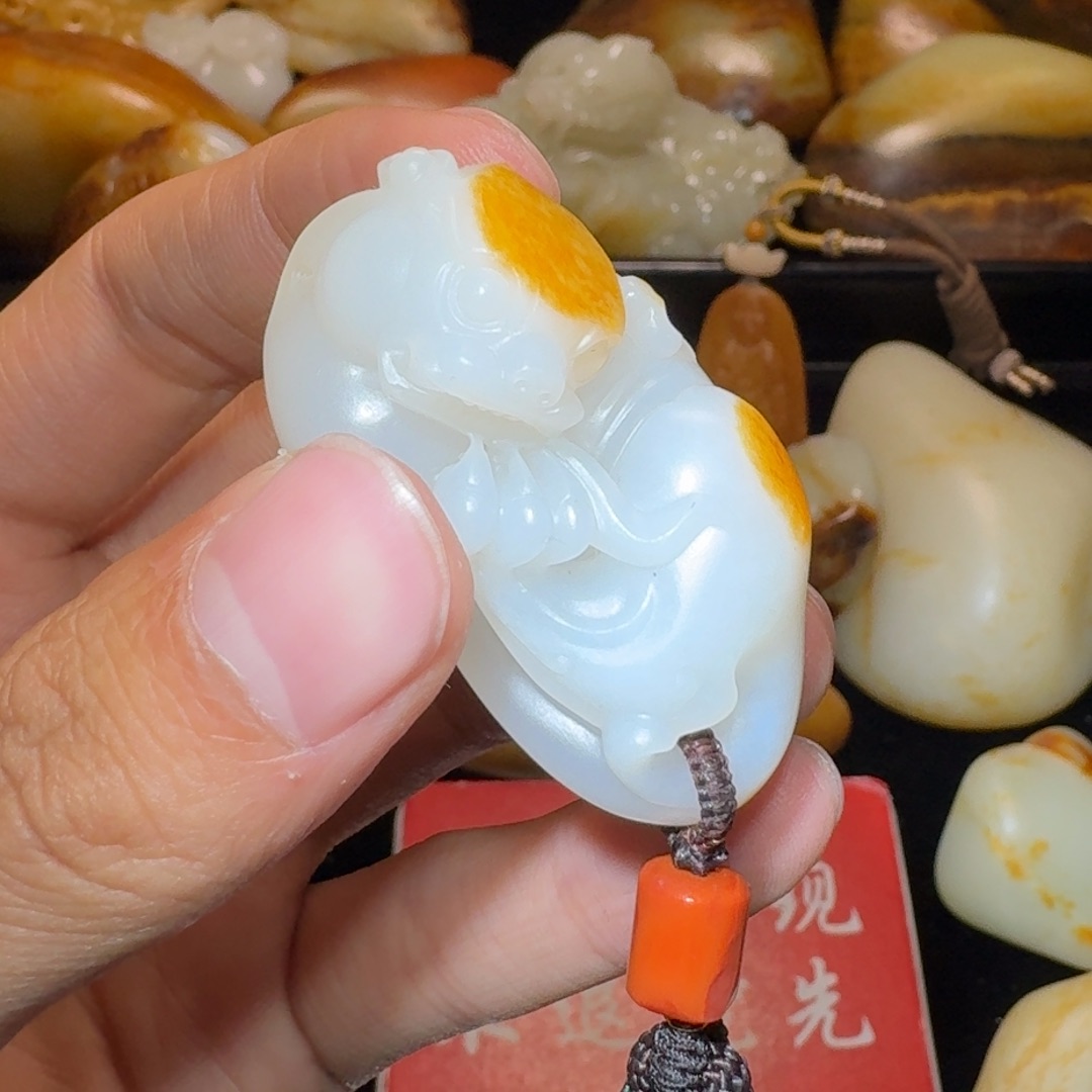 和田玉颈饰未镶嵌