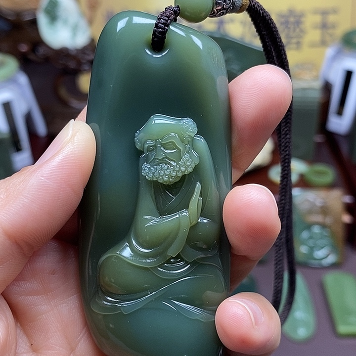 岫岩老玉（透闪石质玉）析木未镶嵌盼***烂