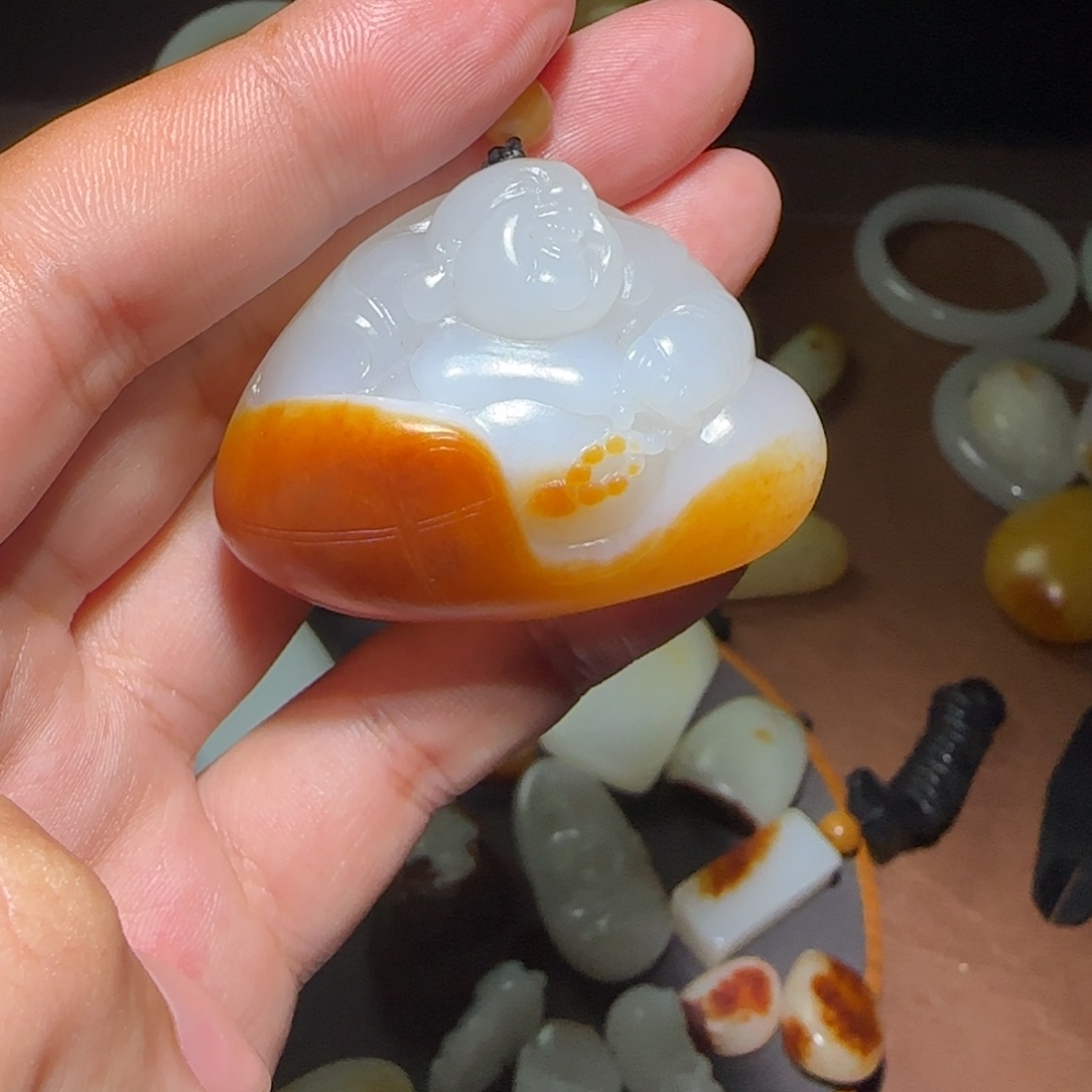 和田玉未镶嵌颈饰大**形