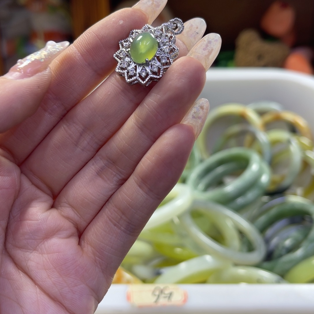 蛇纹石玉未镶嵌手镯71