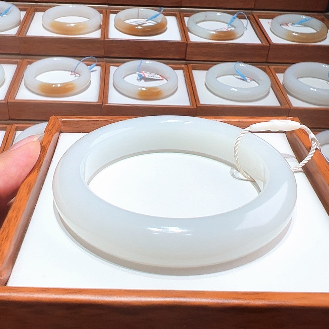 和田玉手镯55/56未镶嵌