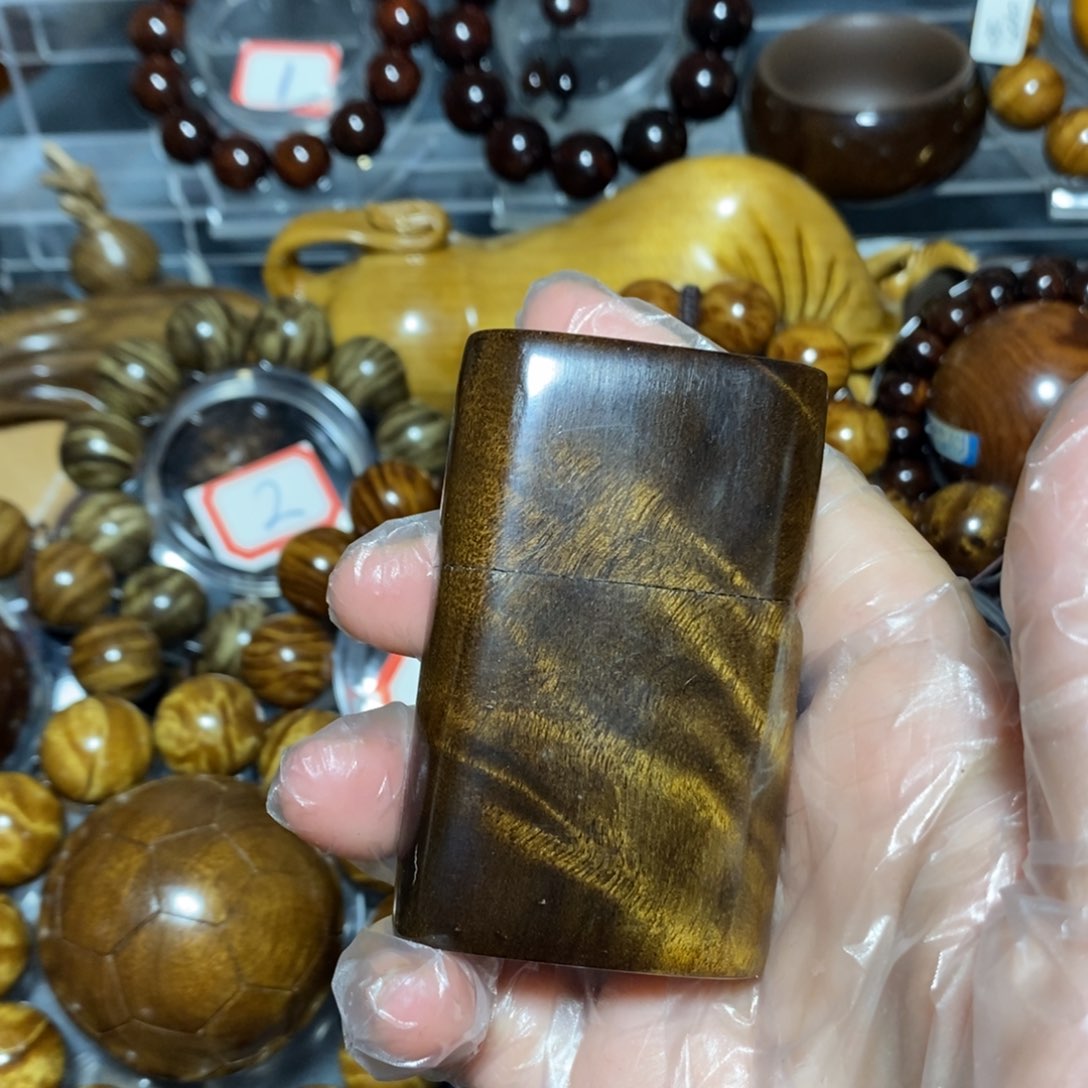 金丝楠木雕工艺品