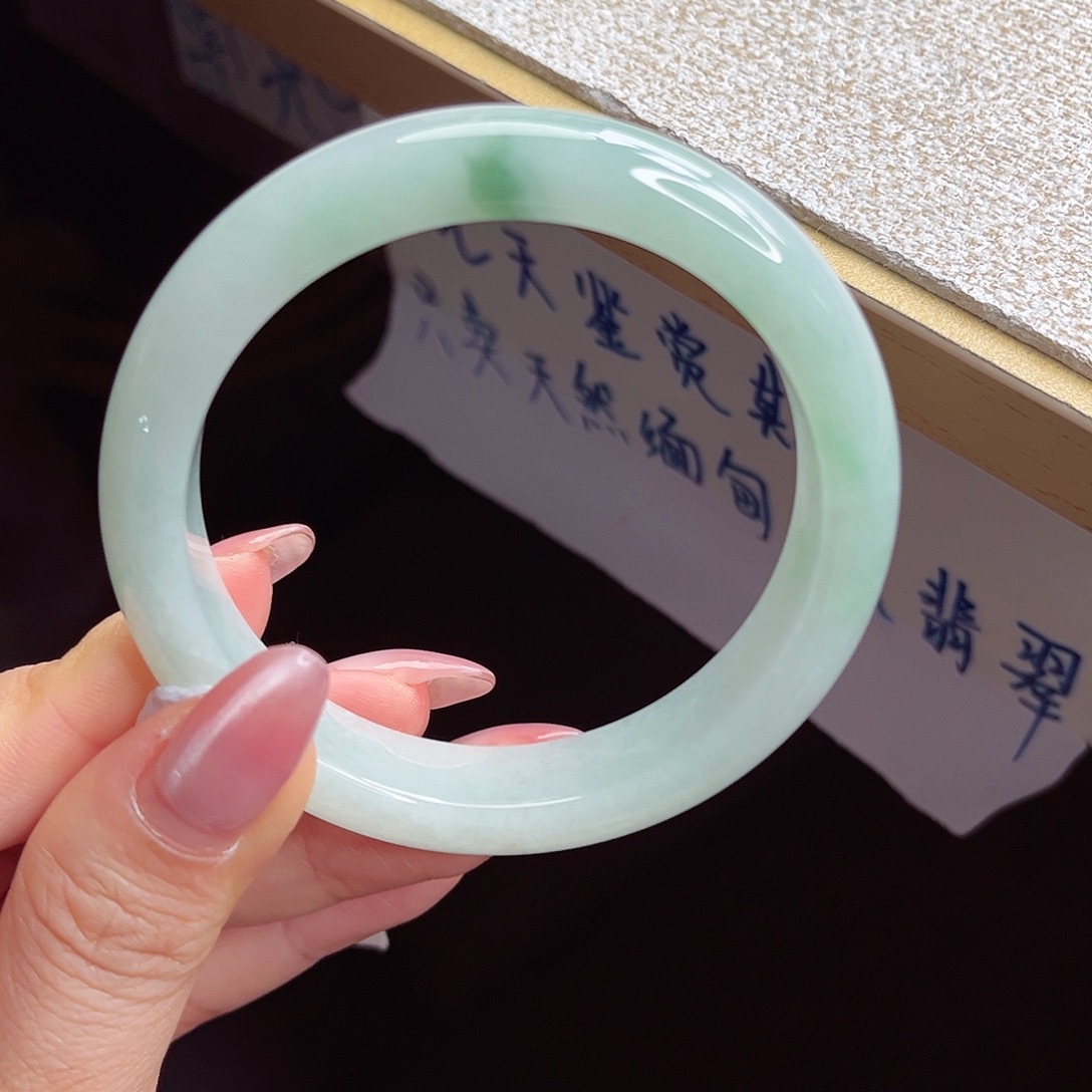 翡翠未镶嵌手镯手镯