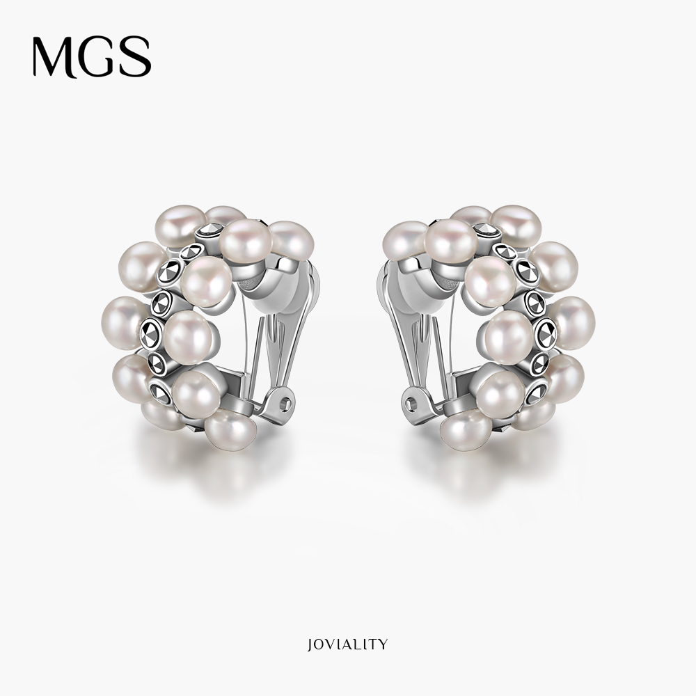 S925银4.5mm淡水珍珠耳环 约11g M0323500000