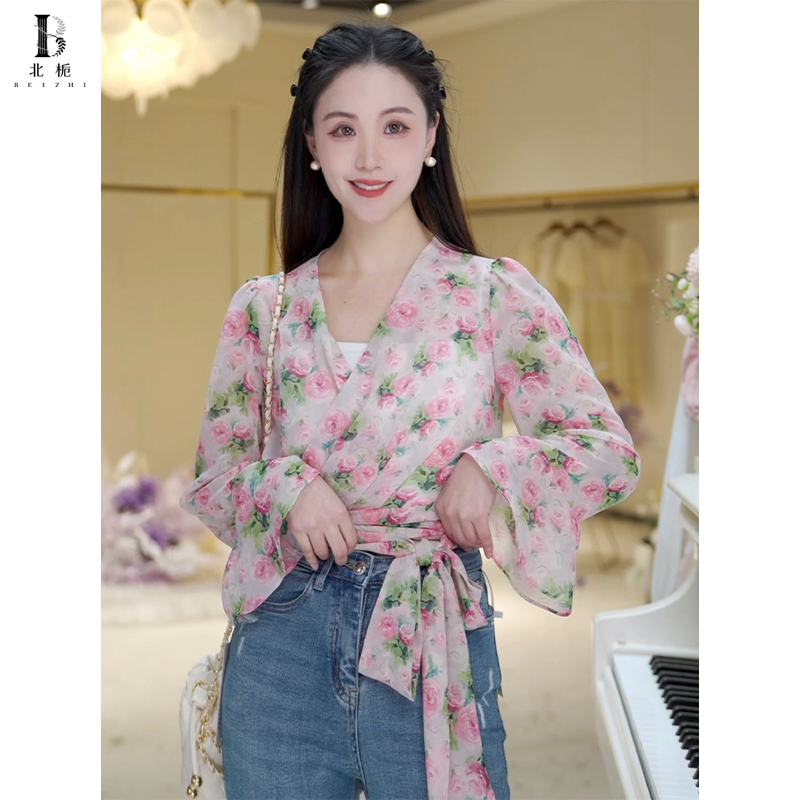 【花仙子】法式V领喇叭袖系带印花衬衫800515