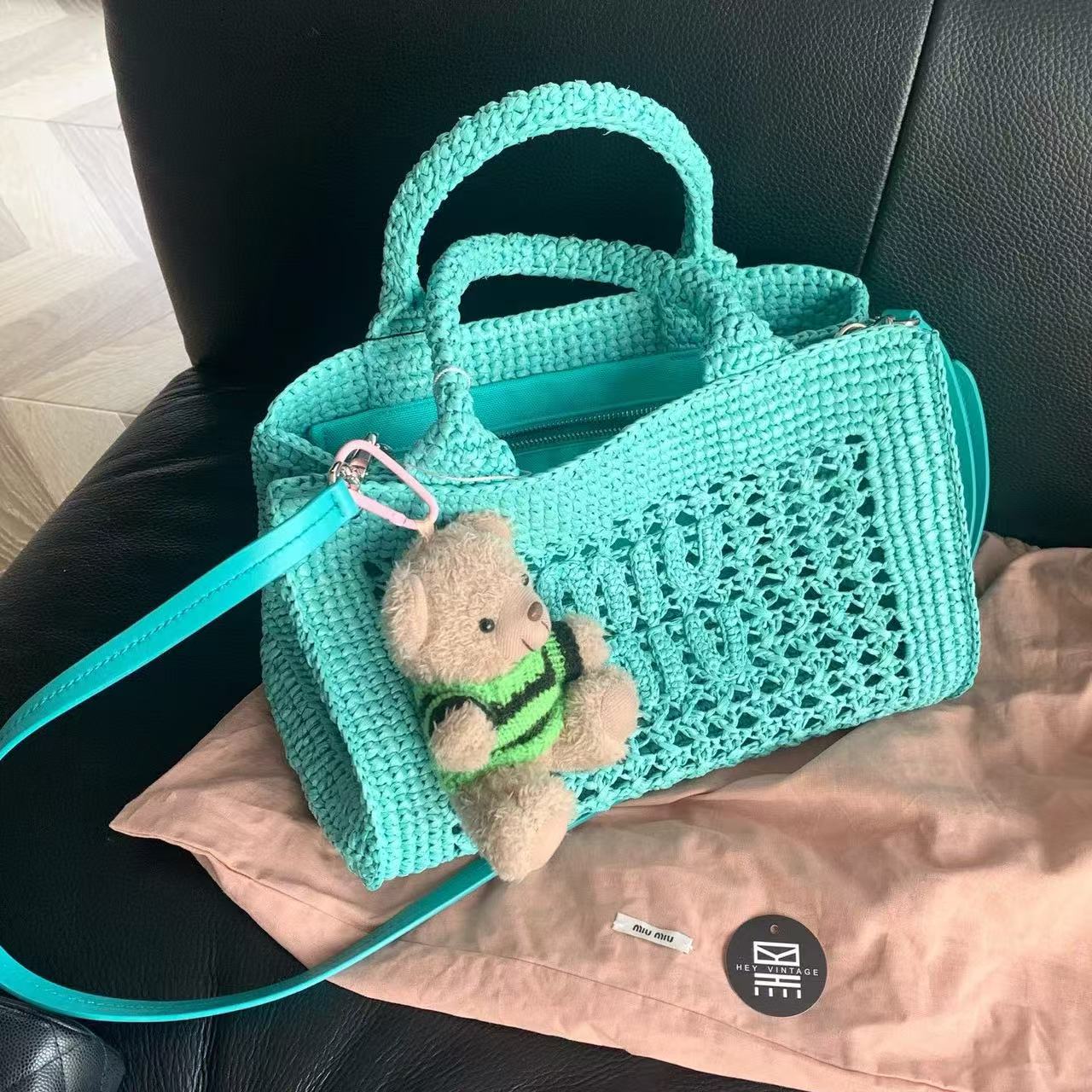 95新 MIU MIU/缪缪  展会外场！湖水蓝编织菜篮子包