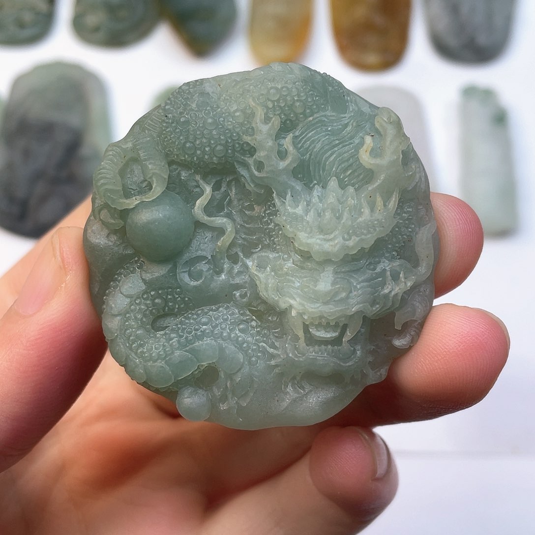 定制翡翠未镶嵌龙牌