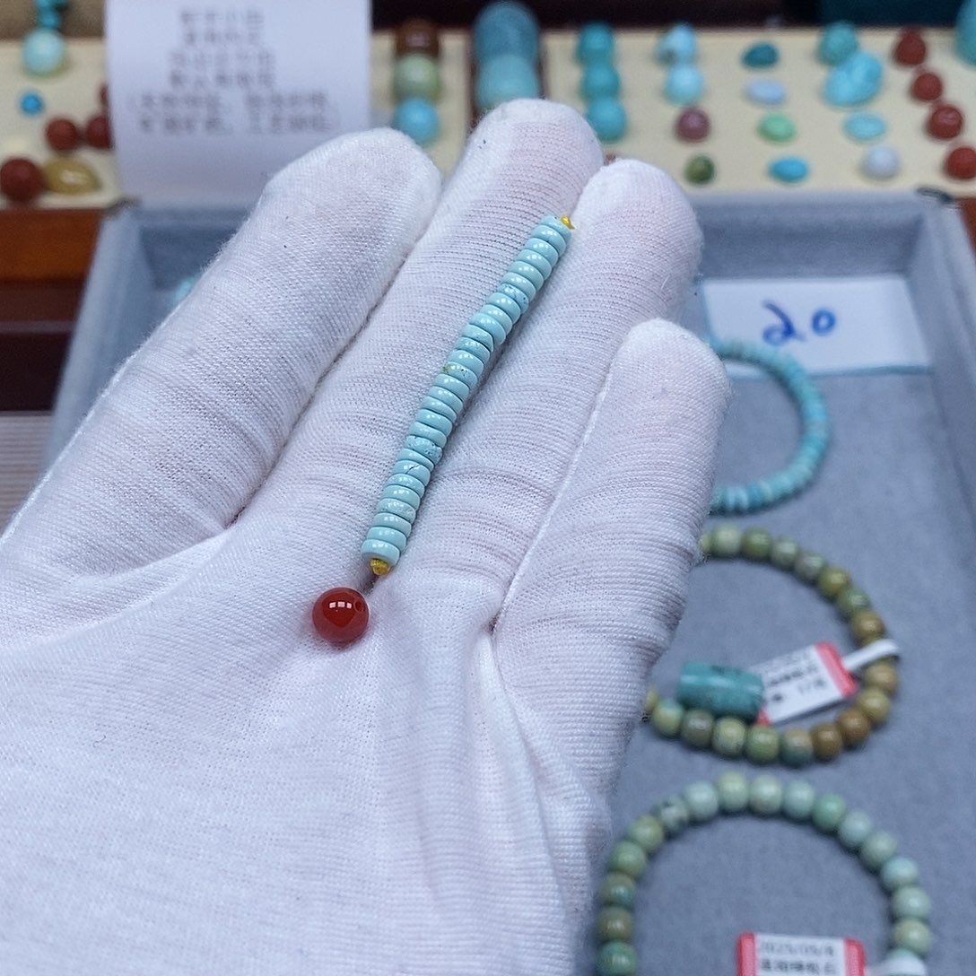 南红玛瑙配饰未镶嵌