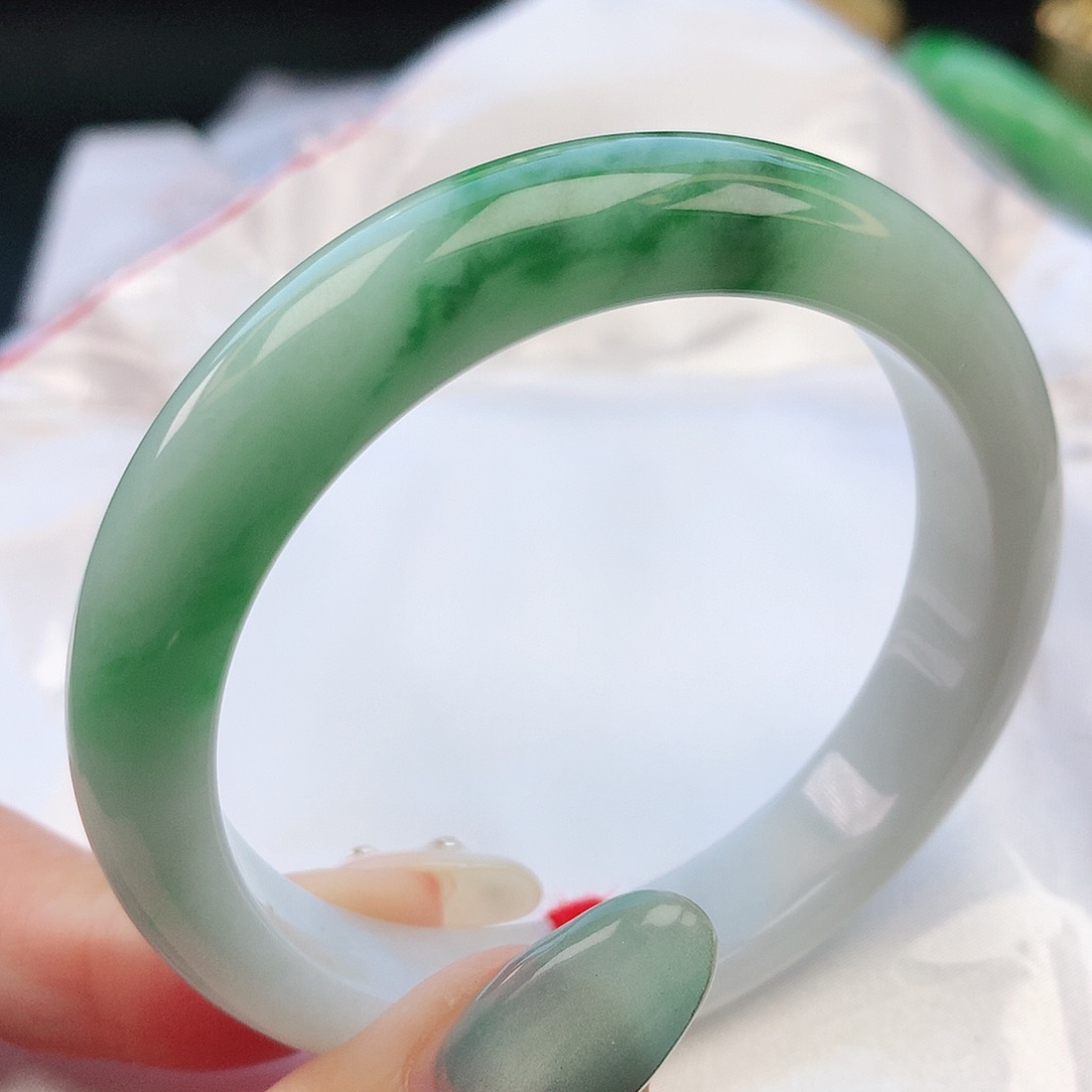 翡翠手镯未镶嵌55圈口882499